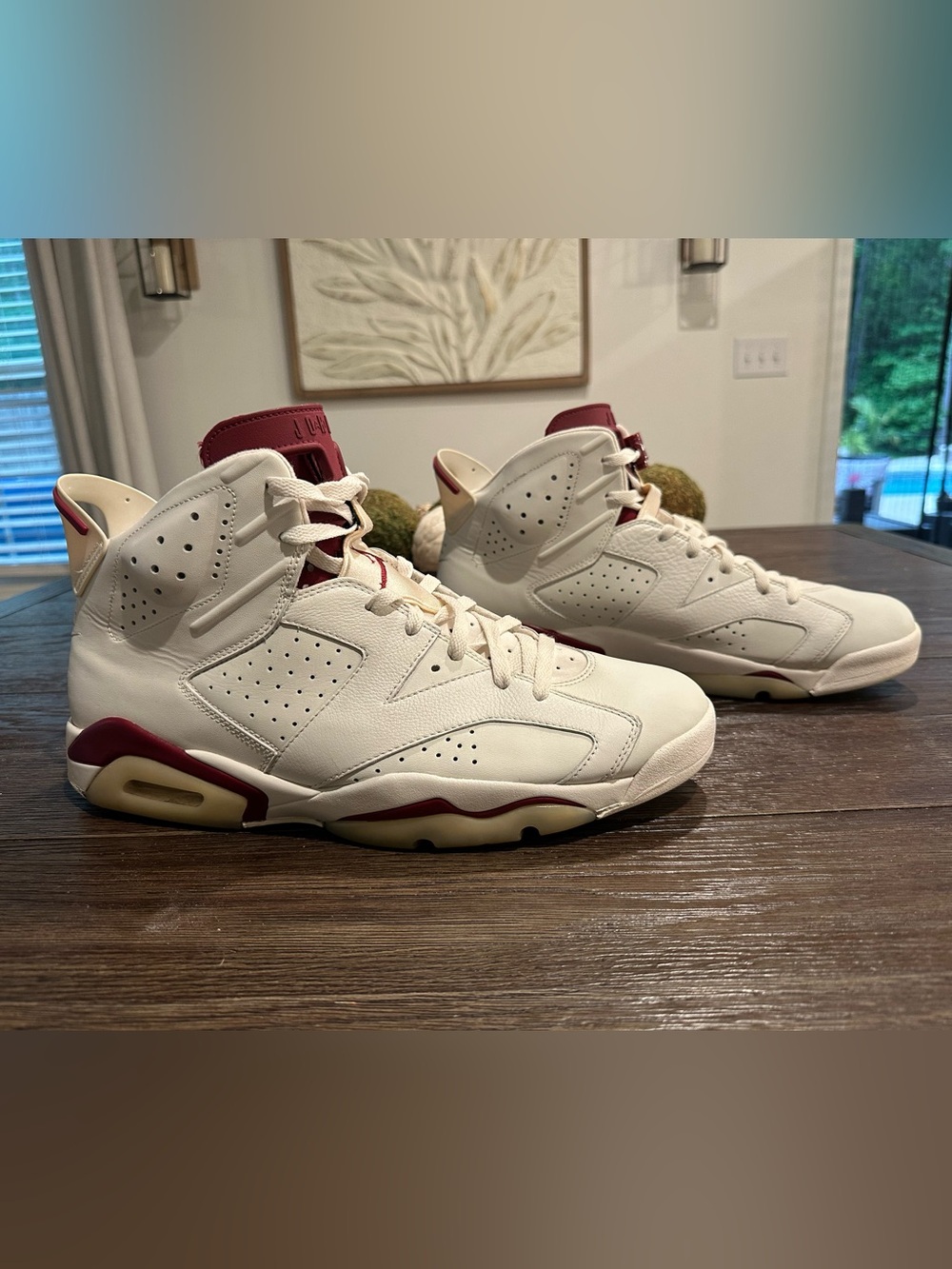 Air Jordan Retro 6 Maroon